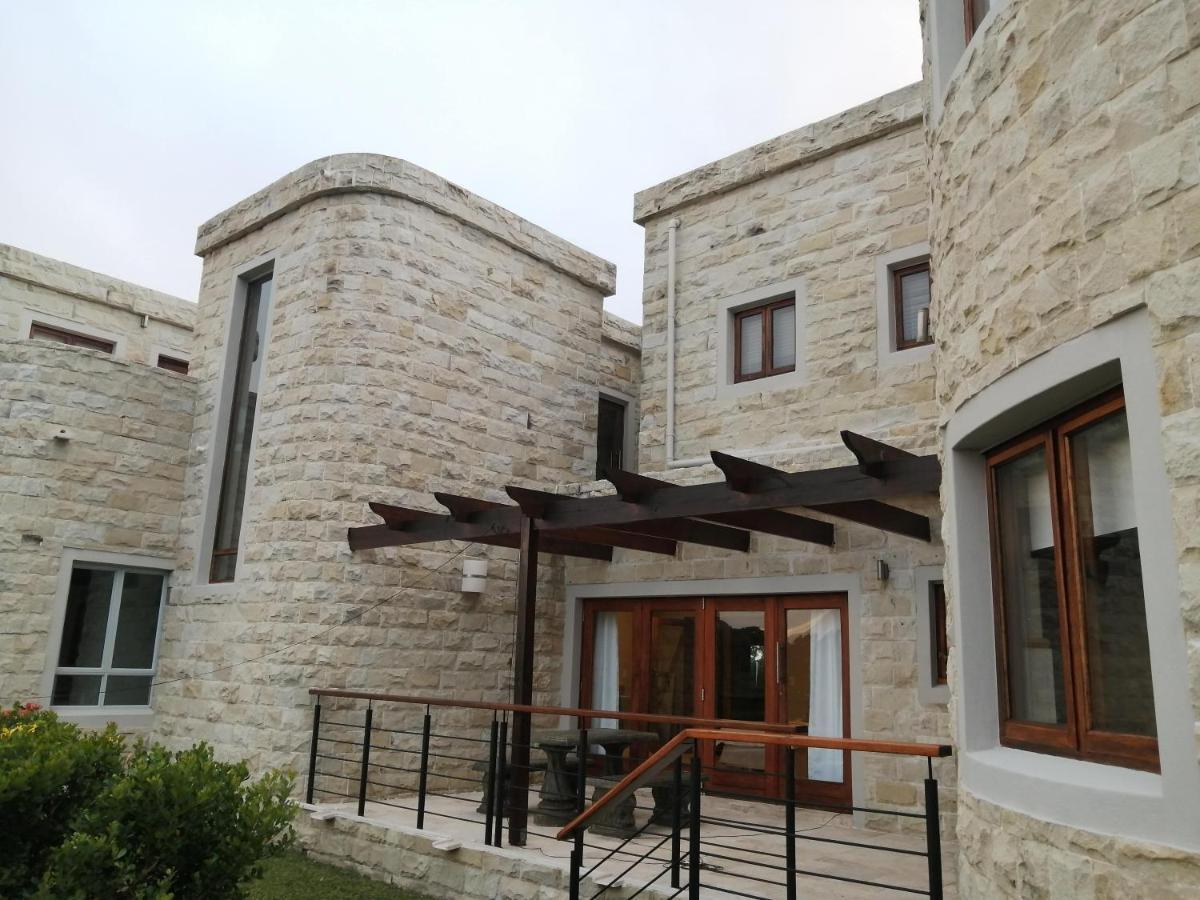 Готель Castle On The Heads Книсна Екстер'єр фото